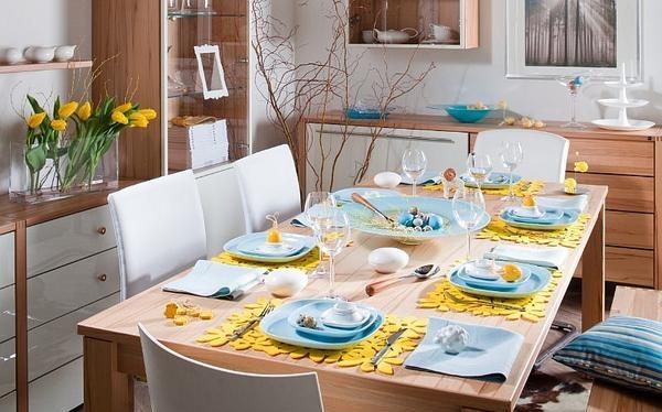 färgglada bordsdekorationer för påsk ljusblå porslin gul bas