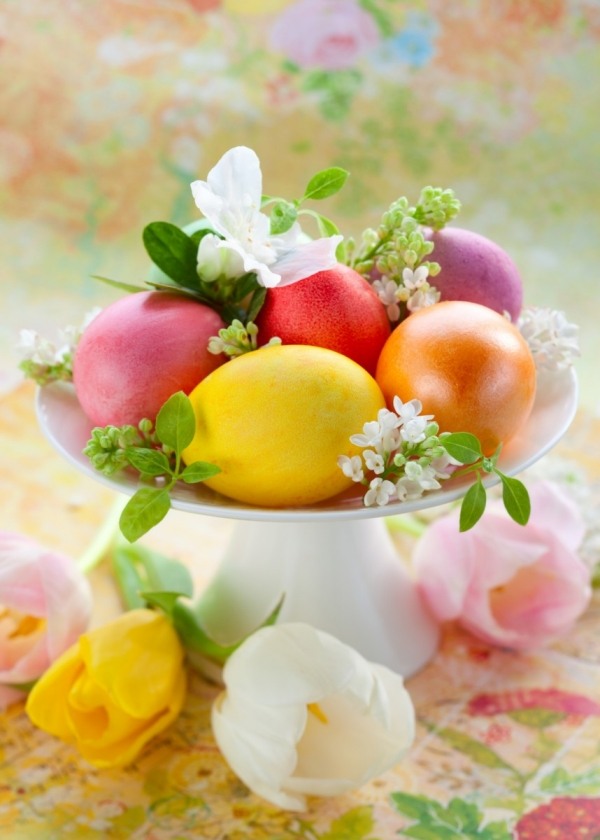 färgglada bordsdekorationer för påsk färgglada ägg blommar