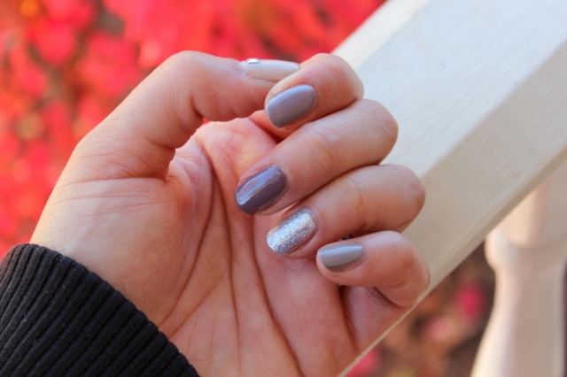 Nyanser av glitterdesign ombre naglar