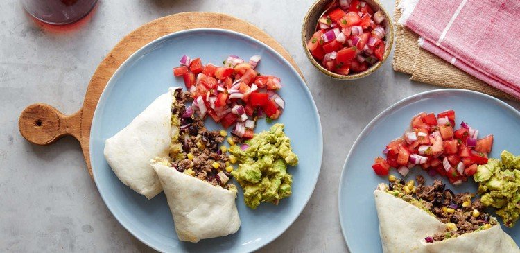 Burritorecept -original-guacamole-salsa-tomater