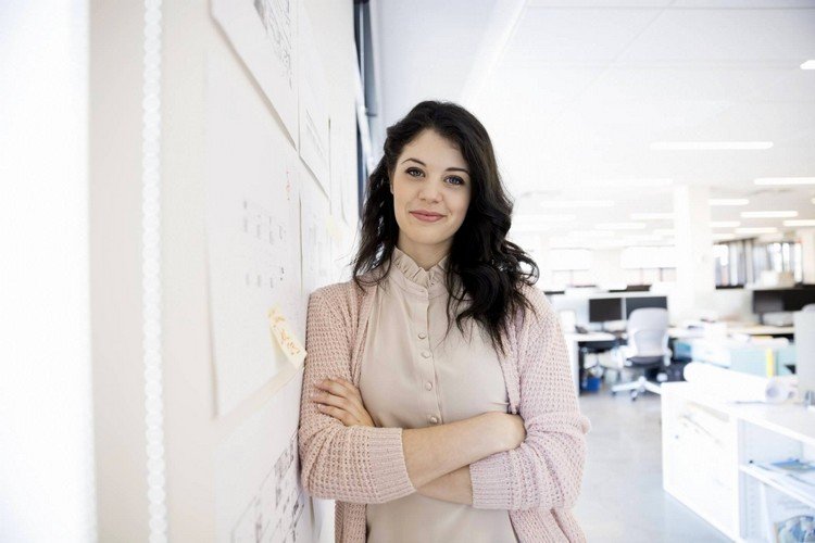 vackra affärsfrisyrer för kvinnor fästa vid sidan