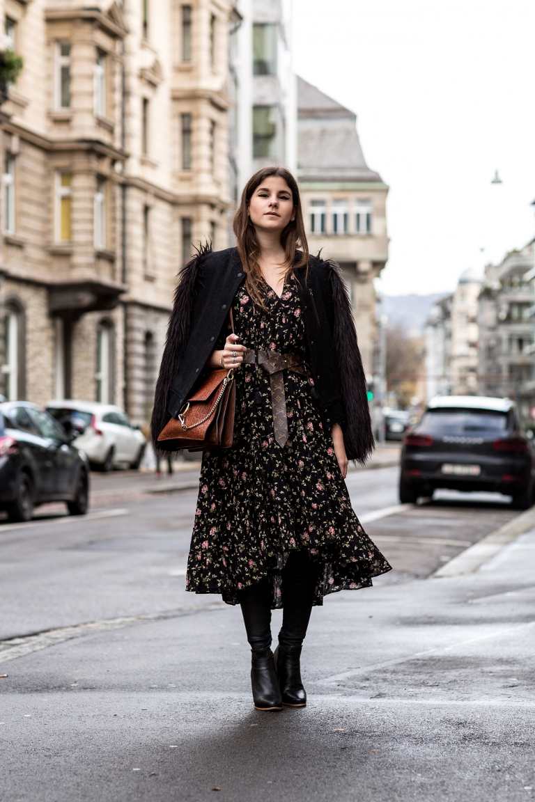 Klänning med blommönster kombinerar business outfit kvinnor vinter