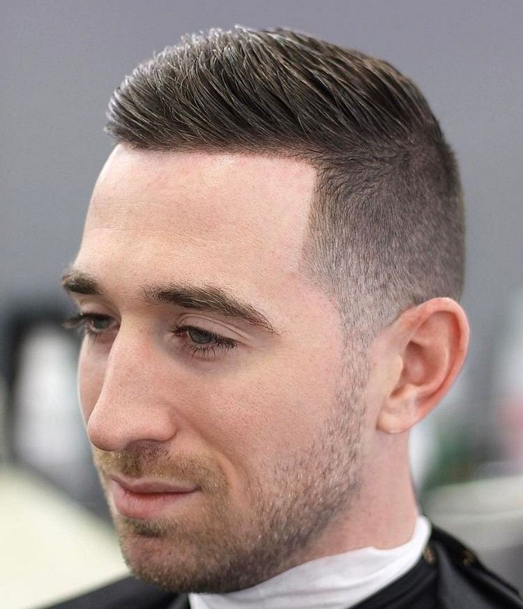 fräsch underskärning med hög och tight buzz cut -kombination för ett elegant utseende