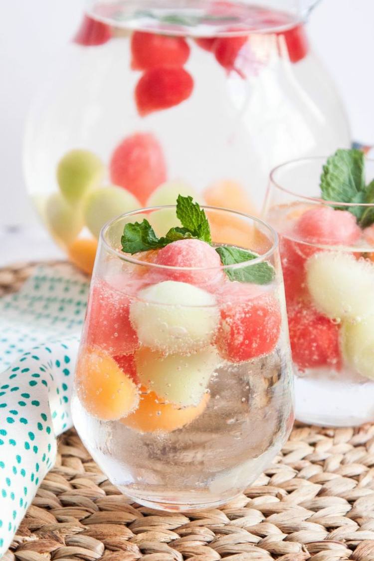 caipirinha-recept-punch-honungsmelon-vattenmelon-bollar-glass