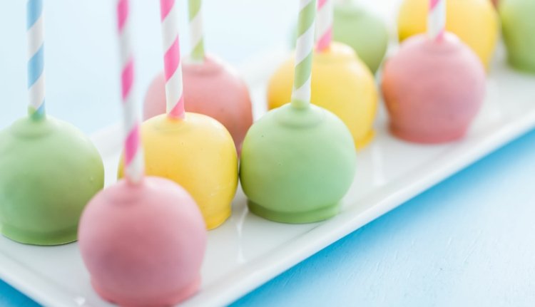 Recept-tårta-poppar-färgglada-barn-idé-pastelltoner