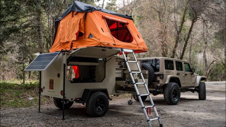 Campingvagn -offroad-utomhus-tält-vandring-äventyr
