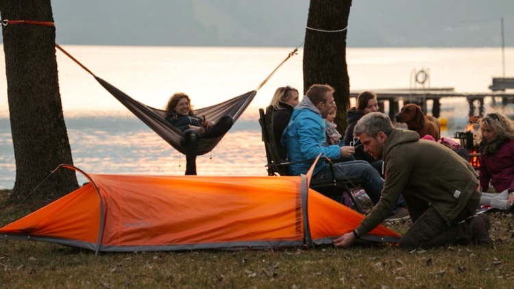 camping-hängmatta-utomhus-tillbehör-tält-funktionell-utrustning-berg