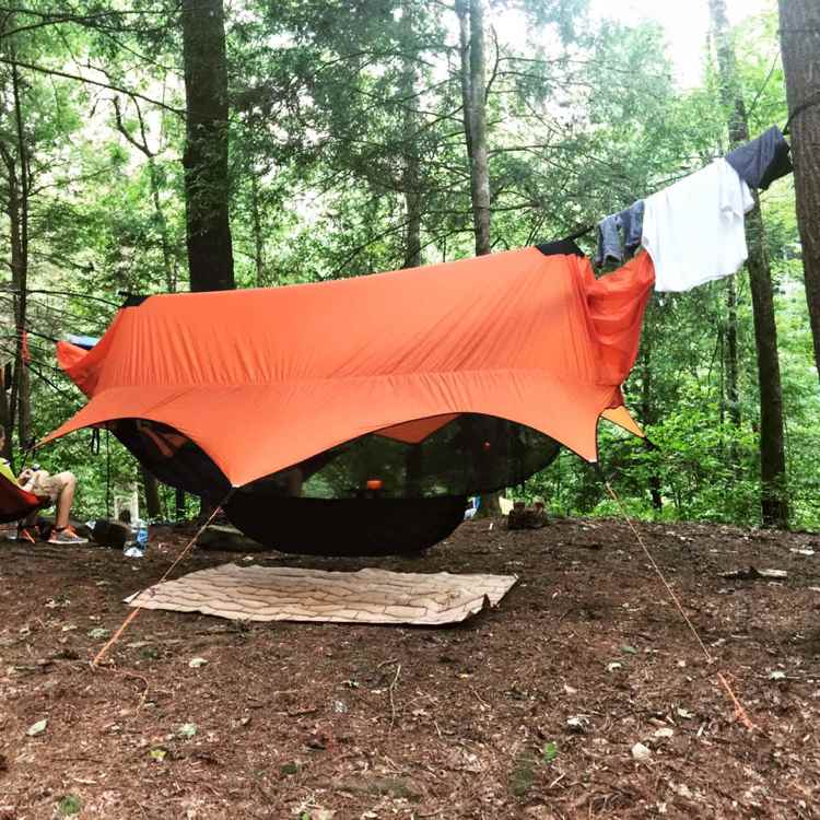 camping-hängmatta-utomhus-tillbehör-tält-nube-praktisk-användning