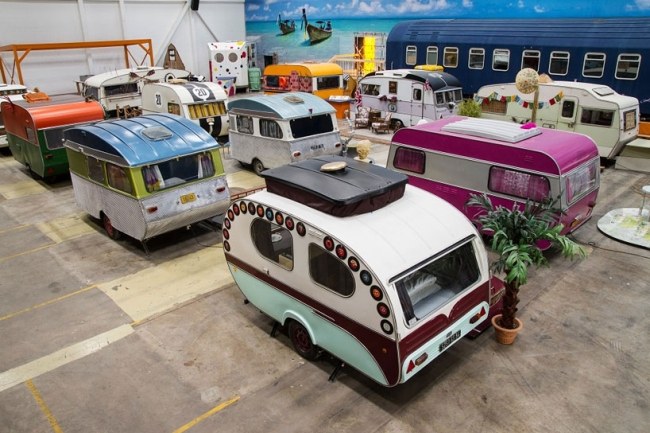 Upplev vandrarhem med husvagnar med karaktärer på vandrarhem övernatta i Bonn
