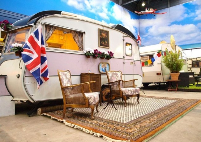 Campingplatsvagn Big Ben - tillägnad ett specifikt tema