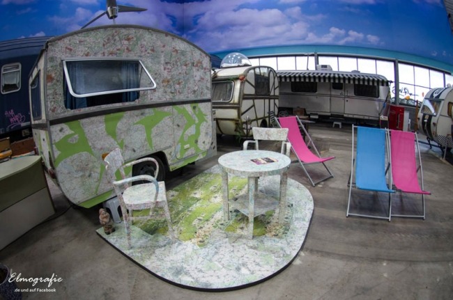 Industrihall husvagn Camping-Hostel BaseCamp-Bonn Övernatta