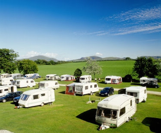 checklista för campingvagnar campingplats äng