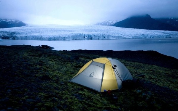 Campingglaciär Island kvällsbelysning