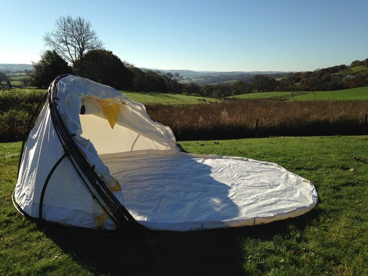 camping-tillbehör-utrustning-tält-design-utdragbart-tält-tak