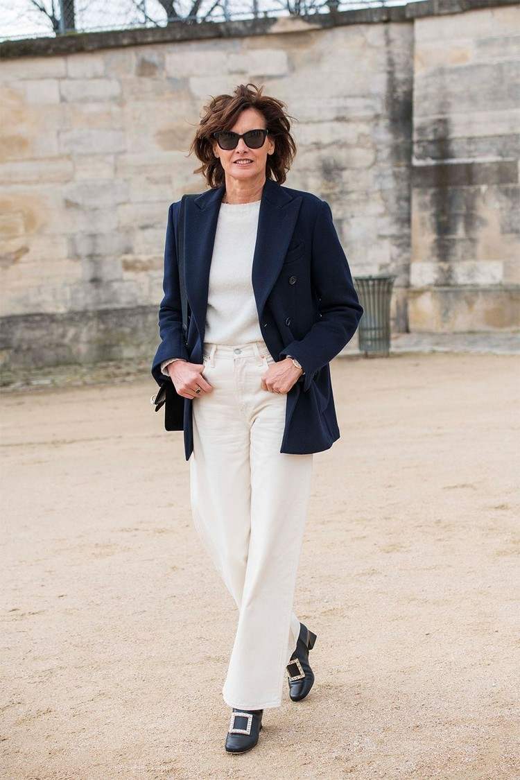 Capsule Wardrobe Women Over 50 White Pants Spring Outfits