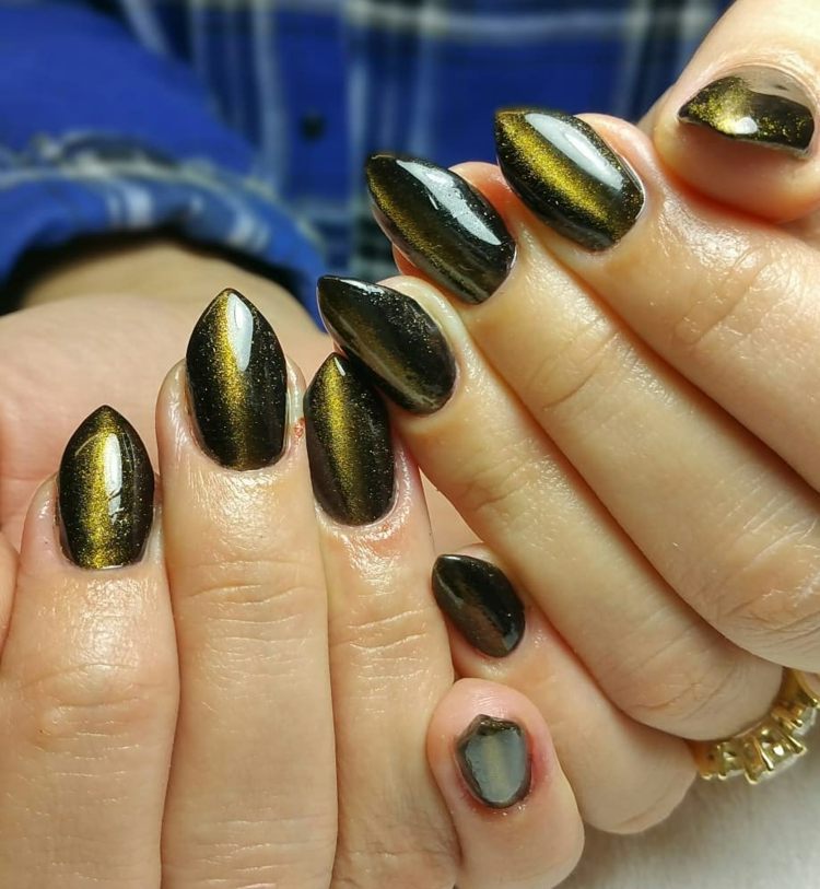 spetsiga naglar grönaktig guld tigerögon