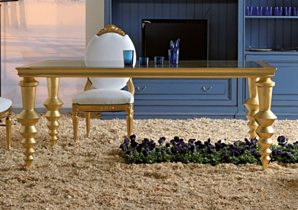 gyllene-ben-skrivbord-planterade-golv-skåp