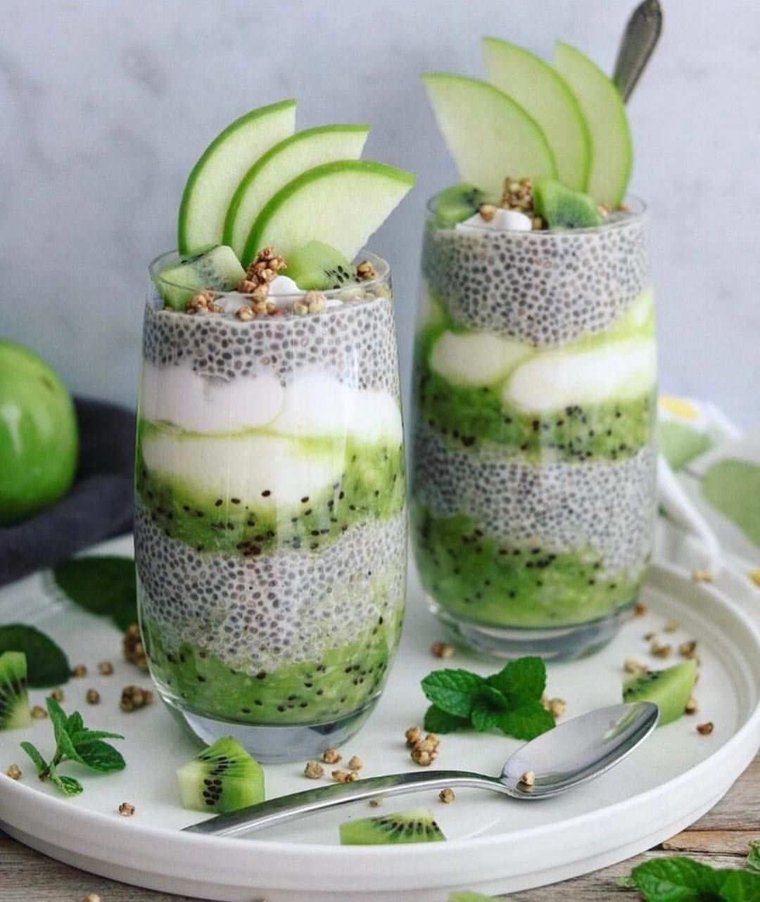 Chiafrön lågkolhydratgröna smoothies för viktminskning