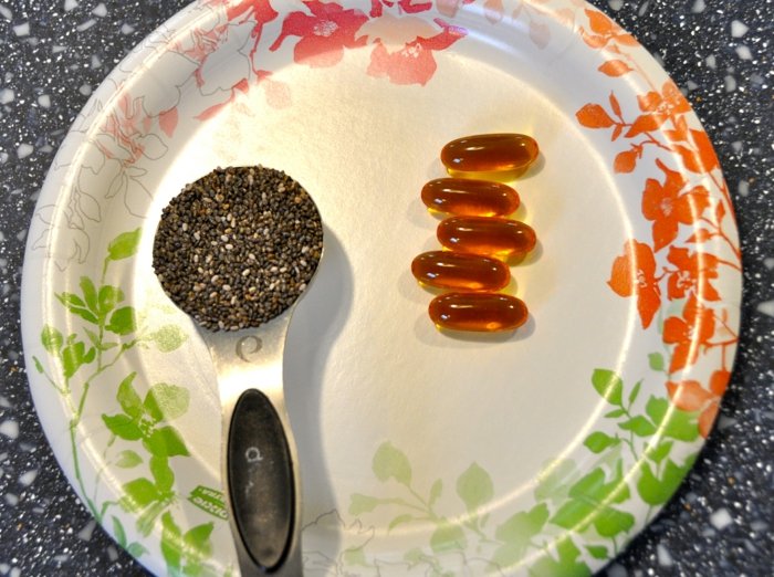 en sked-chia-frö-5-tablett-fiskolja