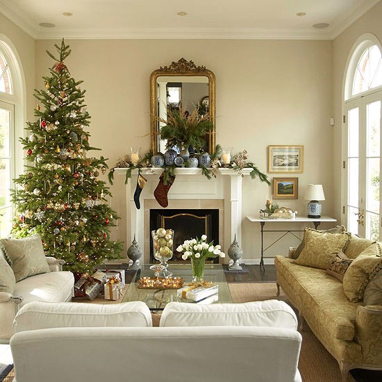 mysigt-vardagsrum-jul-träd-dekorationer