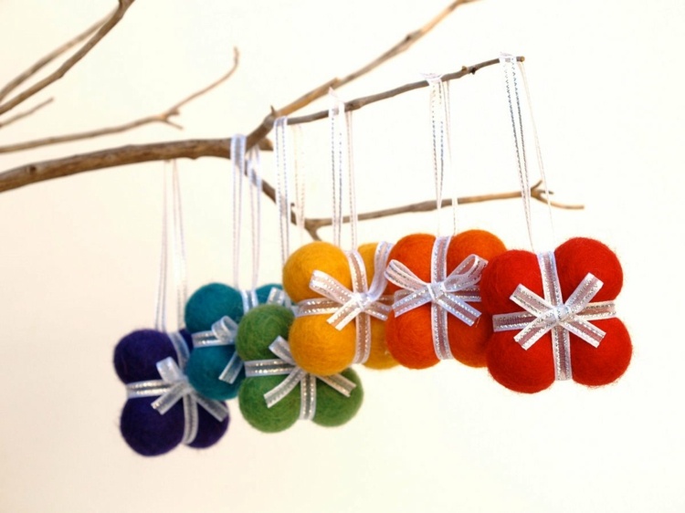 gör dina egna julgransdekorationer organiska färgglada idé deco julgran