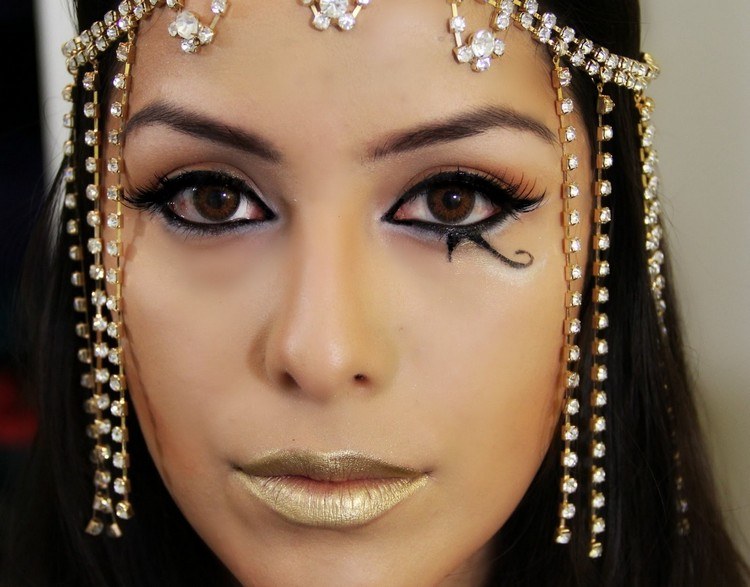 cleopatra make up horus eye eyeliner