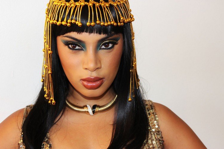 cleopatra kostym smink halloween karneval