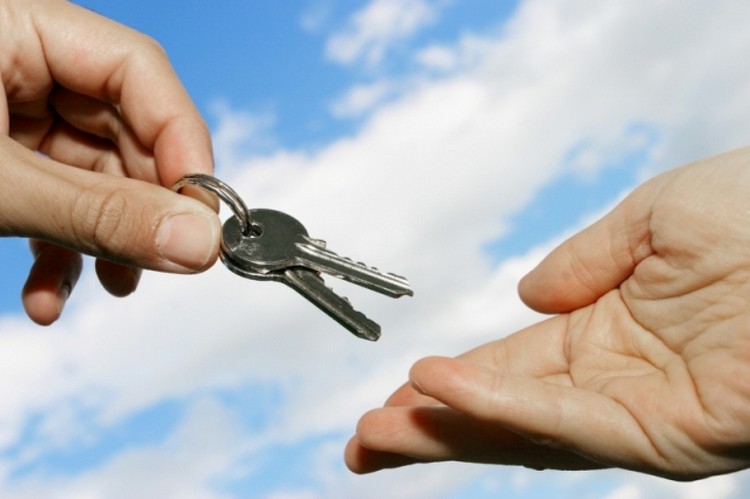 Hyr en lägenhet smart-tips-key-handover