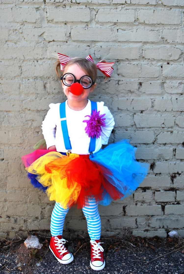 clown-smink-kostym-idéer-barn-färgglada-roliga