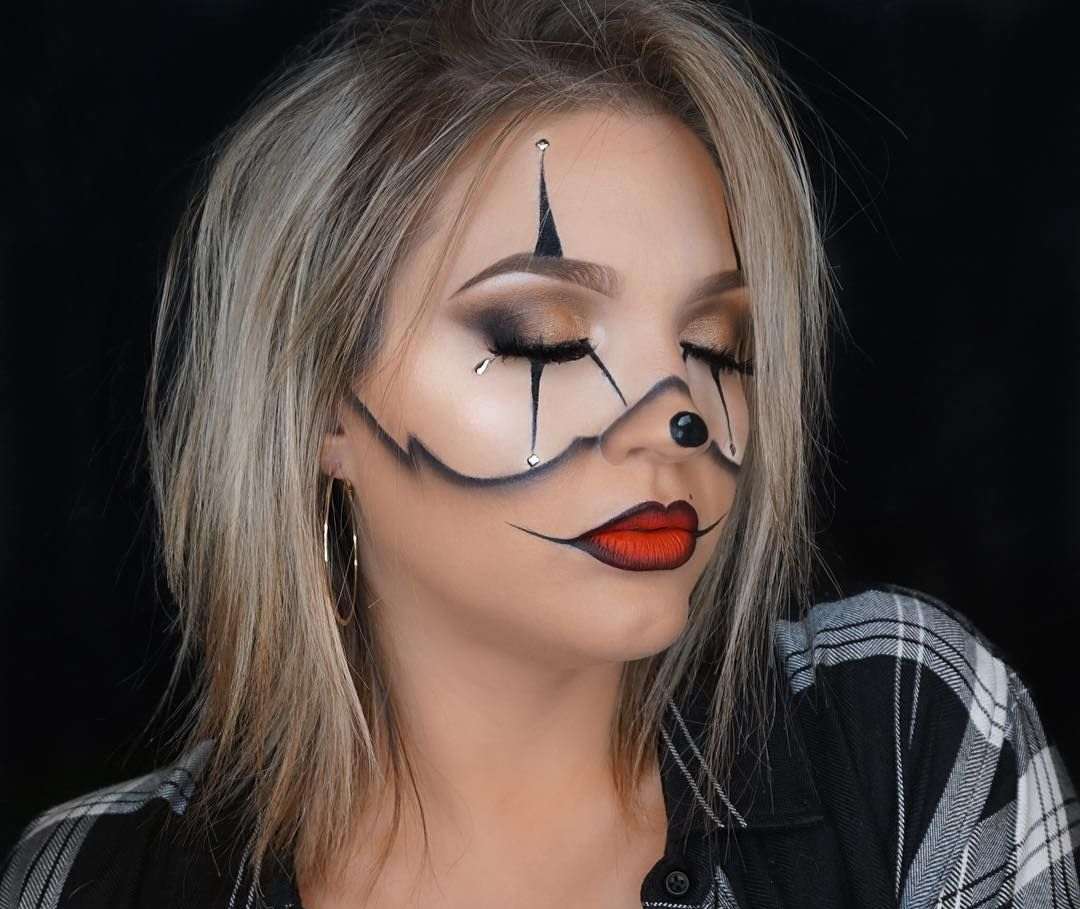 Clown smink kvinna kostym för Halloween är lätt att göra själv