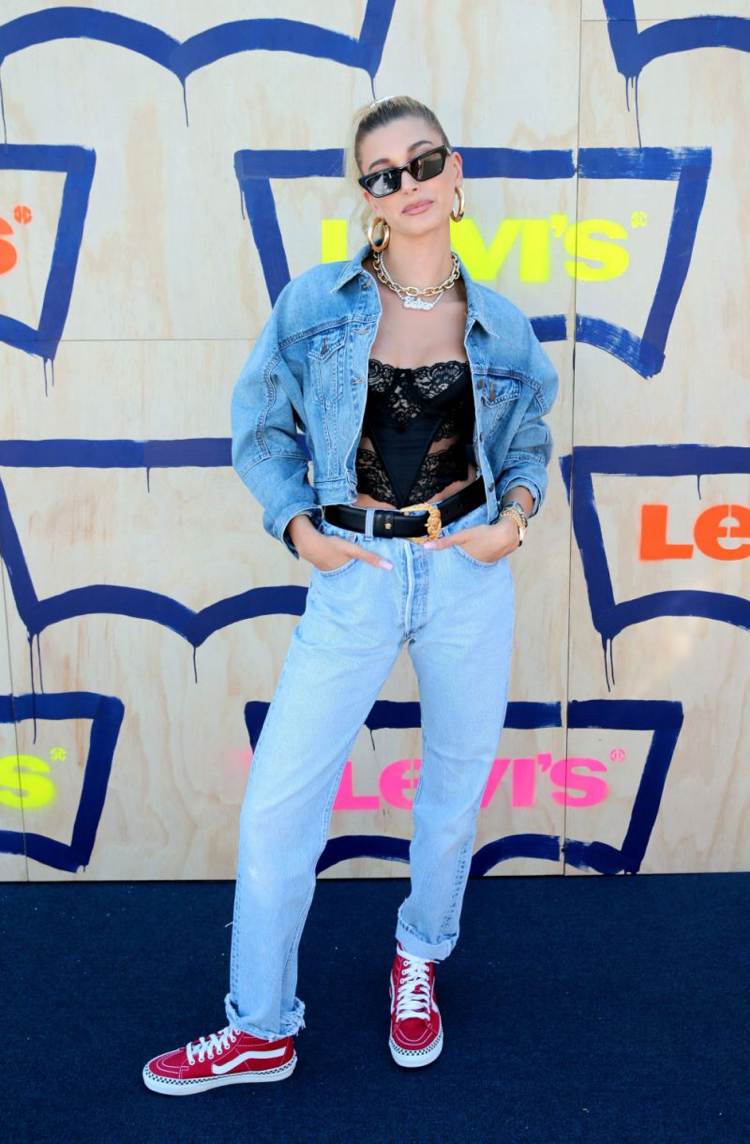 Coachella Festival 2019 Lace Top Boyfriend Jeans Blue Denim Jacket