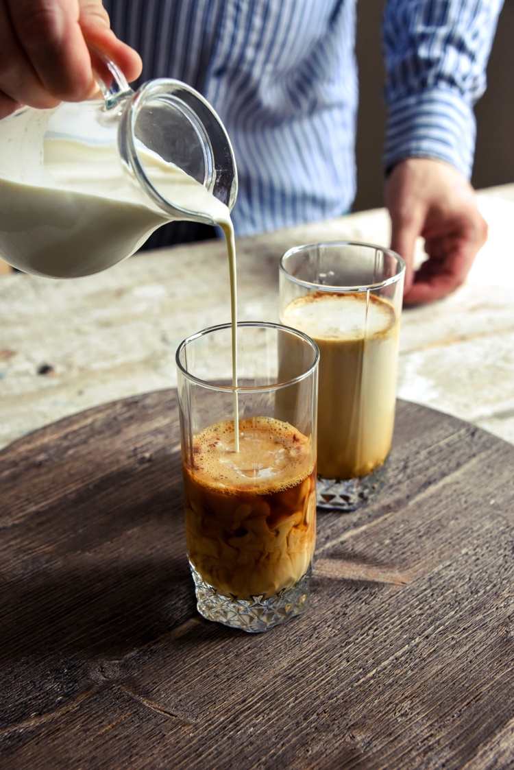 Cold Brew Coffee Recept with Milk Gör dina egna sommarcocktails utan alkohol