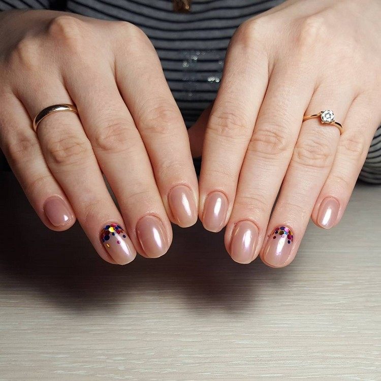 Att måla korta naglar själv Hem Nail Design Trends Summer Confetti Nails
