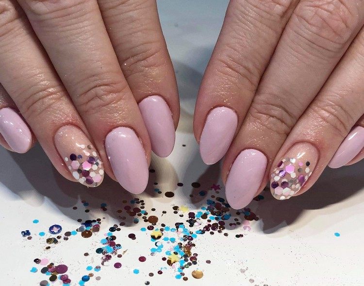 Gel naglar rosa Confetti Nails Trend naglar i mandelform, korta