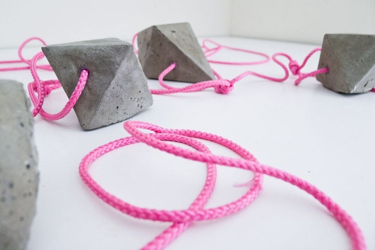 cool-tinker-idéer-betong-levande-diy-krans-gometriska-figurer-neon-färg-rosa