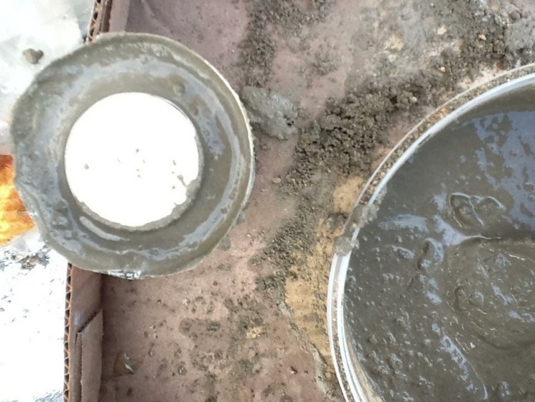 cool-tinker-idéer-betong-levande-ljusstake-cement-häll-diy-tinker-mix