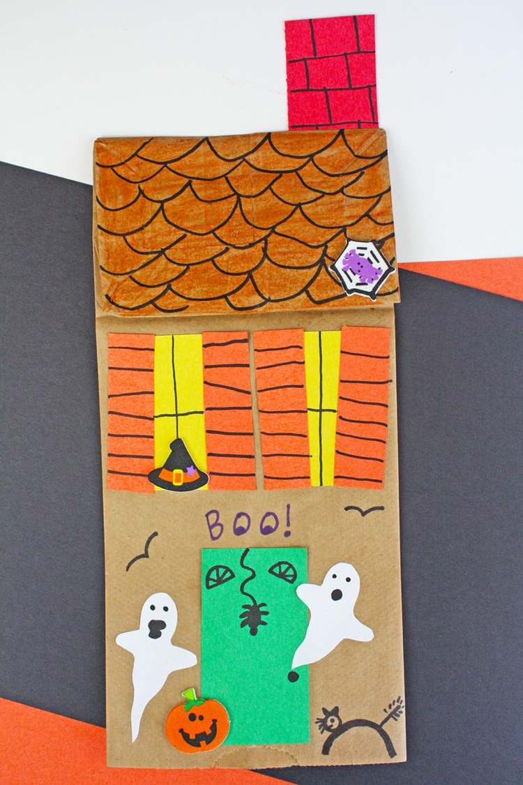 Halloween hantverksidé med brödpåse - tinker spökhus med barn