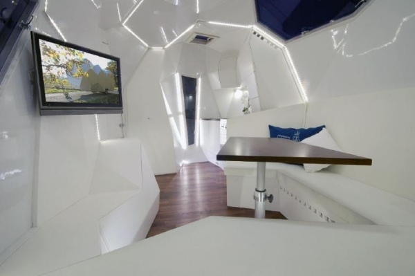 Multi-cell husvagn inredning futuristisk