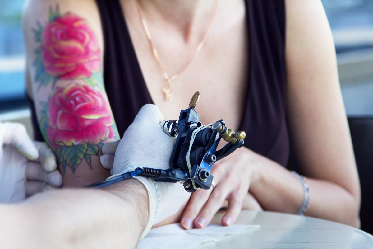 Tatuering trender arm tatuering motiv fjäril första tatuering smärta