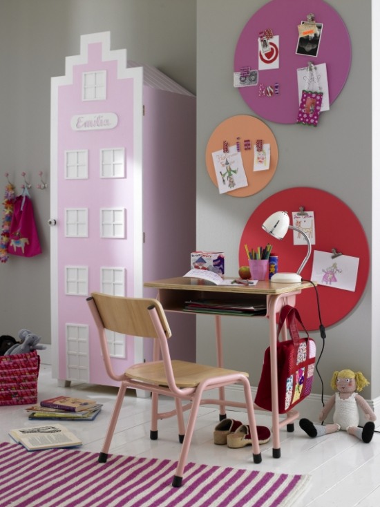 rosa hus coola garderobdesigner i barnrum