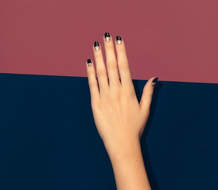 nageldesign-jul-nyårsafton-bilder-mån-manikyr-svart-silver-intressant
