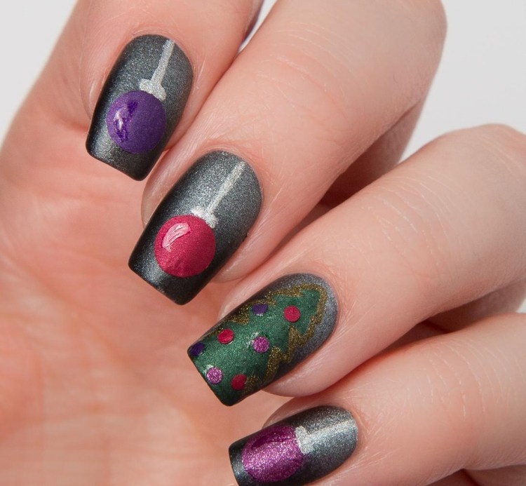 nageldesign-jul-nyårsafton-bilder-mörk-jul-dekorationer-matt-glitter