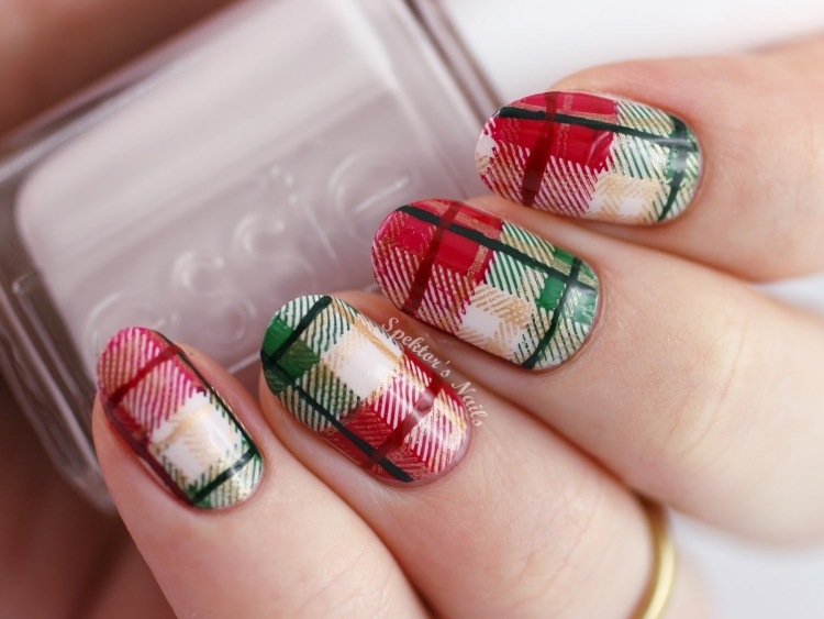 nageldesign-jul-nyårsafton-bilder-rutig-röd-grön-vit-guld