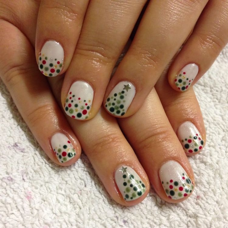 nageldesign-jul-nyårsafton-bilder-anbud-prickar-grönt-rött-guld-skimmer