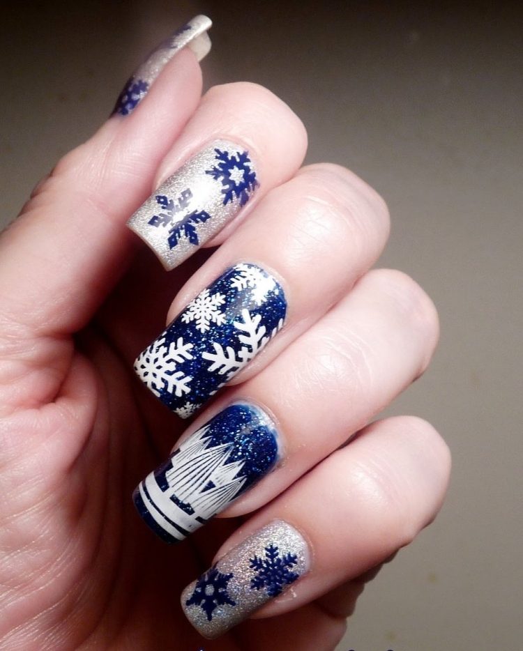 nageldesign-jul-nyårsafton-bilder-mörk-blå-silver-skimrande-snöflinga-stämpel