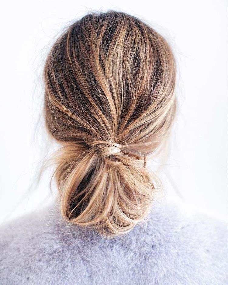 Cord Knot Bun Hairstyle Instruktioner för enkla Updo -frisyrer för långt hår