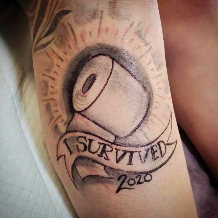 Corona tatuering rolig tatueringsmotor underarm tatuering design man