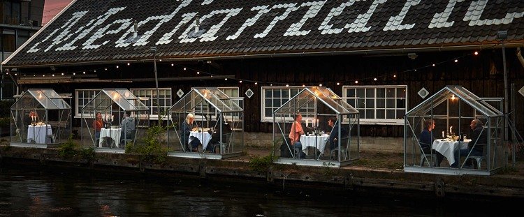 Coronavirus -skydd för restaurangexempel från Nederländerna
