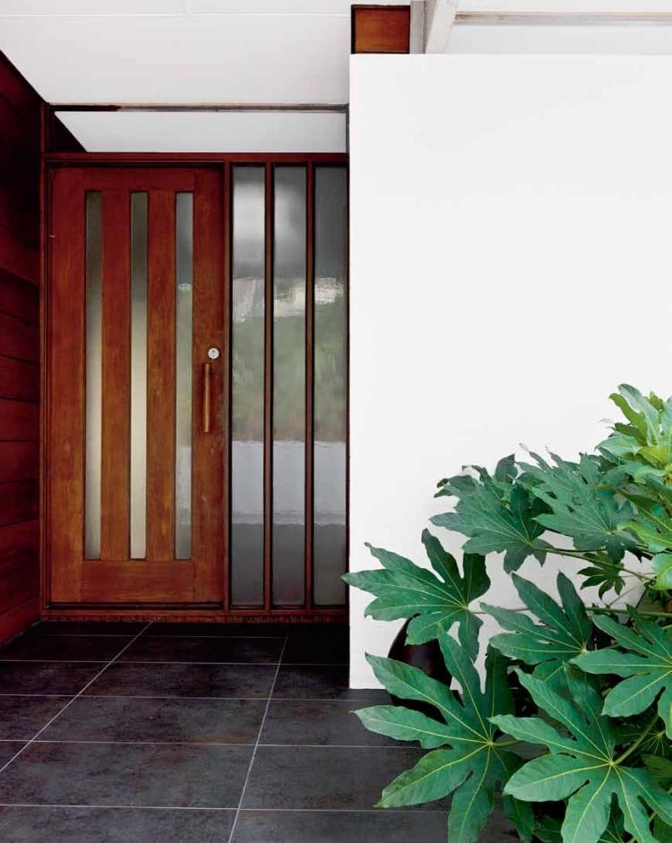corten-stål-trädgård-insats-dörr-hasu-modern-arkitektur-utomhus