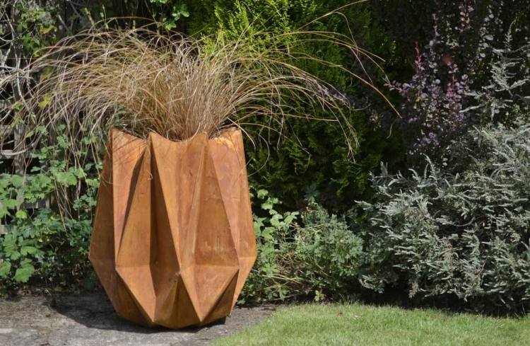 corten-stål-planter-design-trädgård-idéer-